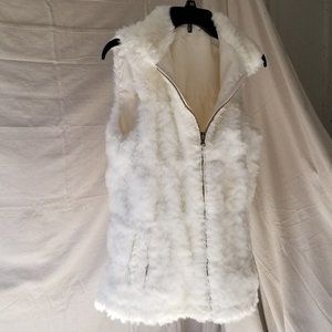 bagatelle Women’s Sleeveless White Faux Fur Reversible Vest Jacket – size Small